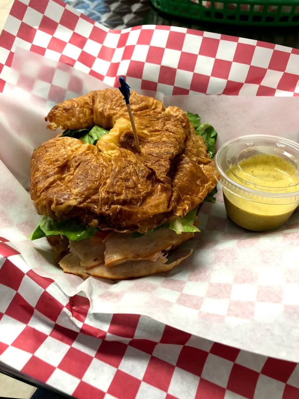 Luis Cafe Atlanta | restaurant | 833 Campbell Hill St NW, Marietta, GA 30060, USA | 4045428001 OR +1 404-542-8001