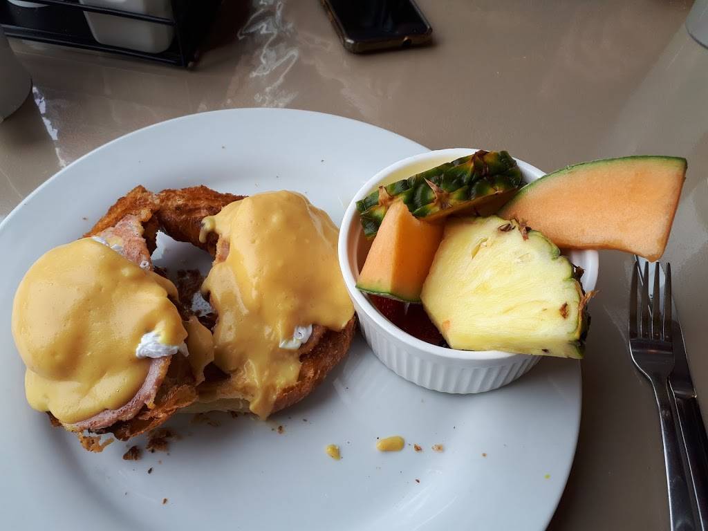 The Broken Egg & Tap | restaurant | 12058 Tecumseh Rd E, Windsor, ON N8N 1L9, Canada | 2266760667 OR +1 226-676-0667