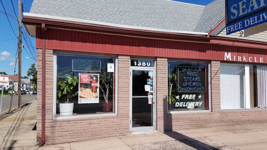 Cudas Seafood Restaurant | restaurant | 1380 Dixwell Ave, Hamden, CT 06514, USA | 2032881294 OR +1 203-288-1294