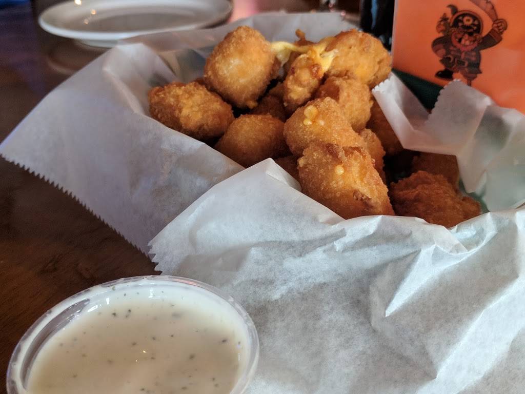 The Tropics | restaurant | 301 North Point Dr, Winthrop Harbor, IL 60096, USA | 8477460600 OR +1 847-746-0600