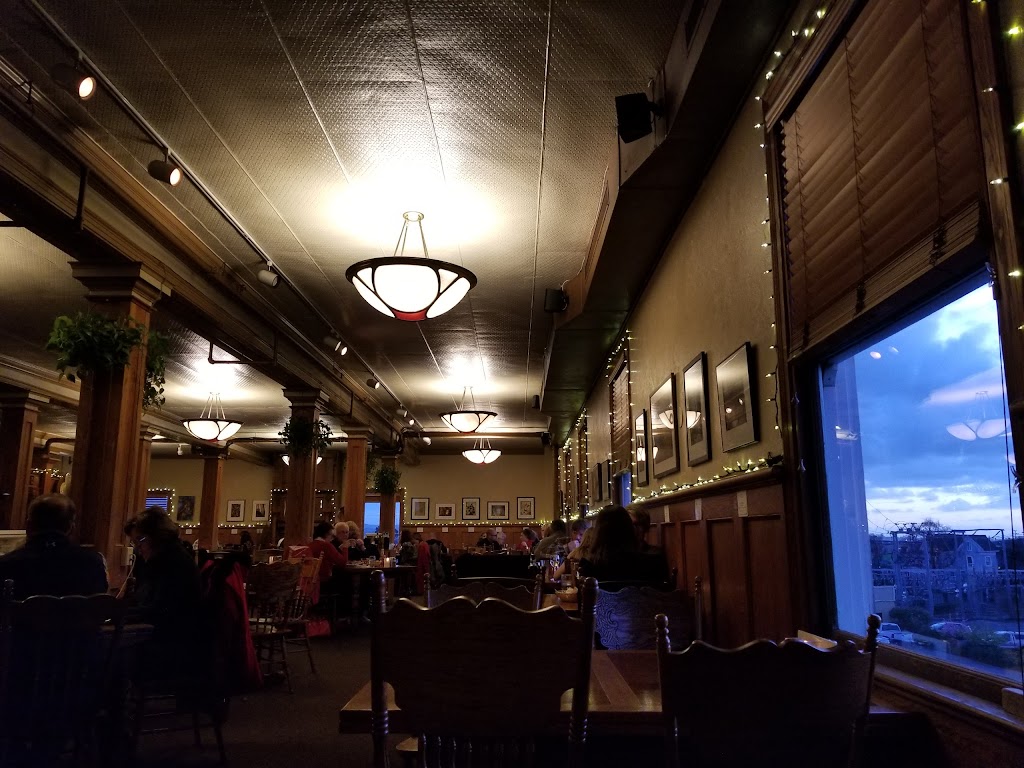 Plaza Grill | restaurant | 780 7th St, Arcata, CA 95521, USA | 7078260860 OR +1 707-826-0860