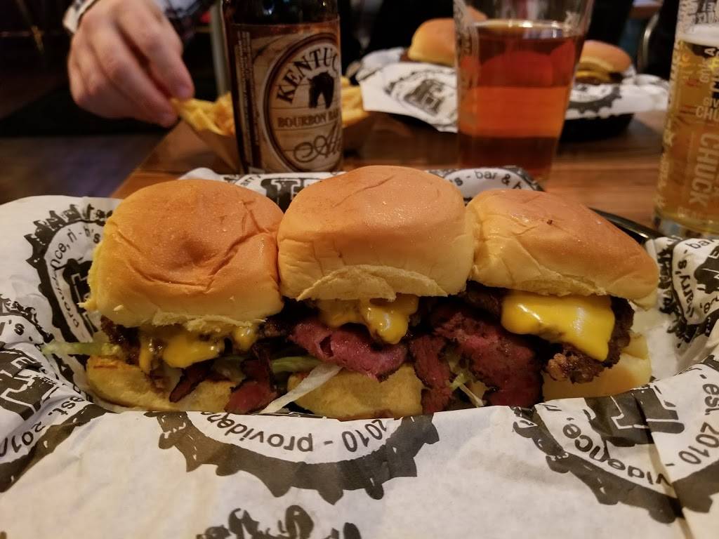 Harrys Bar & Burger Lincoln | restaurant | 200 Front St, Lincoln, RI 02865, USA | 4014754017 OR +1 401-475-4017