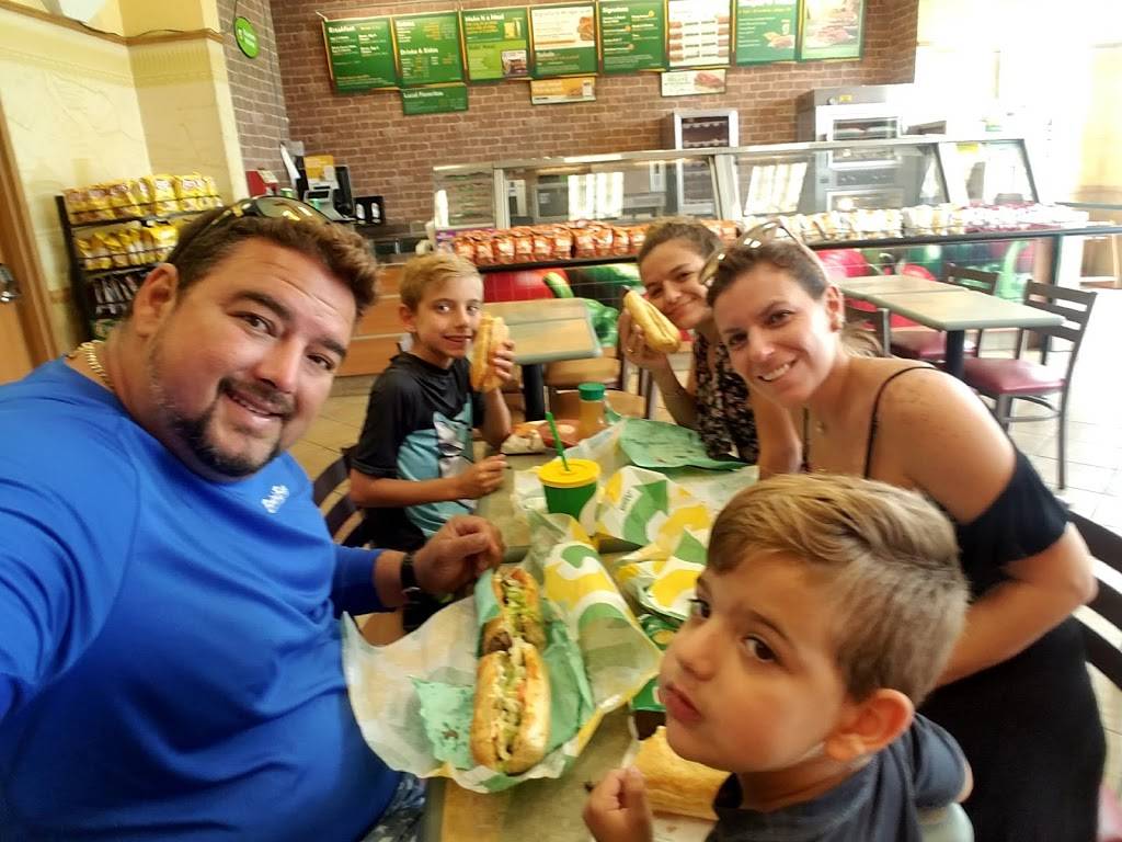 Subway Restaurants | restaurant | 814 N U.S. Hwy 41, Ruskin, FL 33570, USA | 8136452820 OR +1 813-645-2820