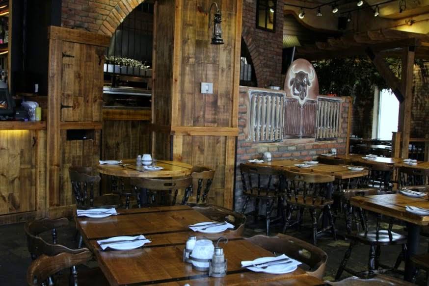 Bullseye - Saloon & Grillades | restaurant | Place Saint-Bernard, Mont-Tremblant, QC J8E 1B1, Canada | 8196812855 OR +1 819-681-2855