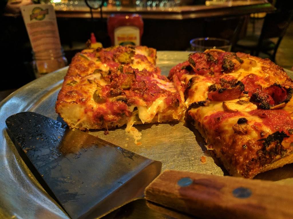 Orleans Sports Cafe | cafe | 100 Macomb Pl, Mt Clemens, MI 48043, USA | 5864652201 OR +1 586-465-2201