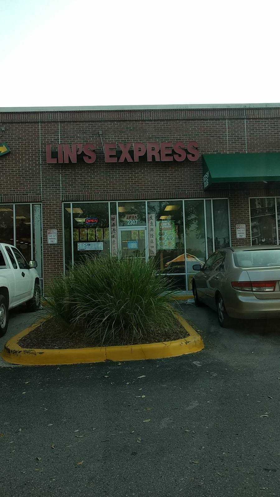 Lins Express | restaurant | 2307 Thonotosassa Rd, Plant City, FL 33563, USA | 8137196066 OR +1 813-719-6066