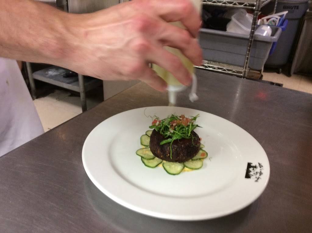 Dellas Cafe & Bistro | cafe | 608 Oakfield Dr, Brandon, FL 33511, USA | 8136843354 OR +1 813-684-3354