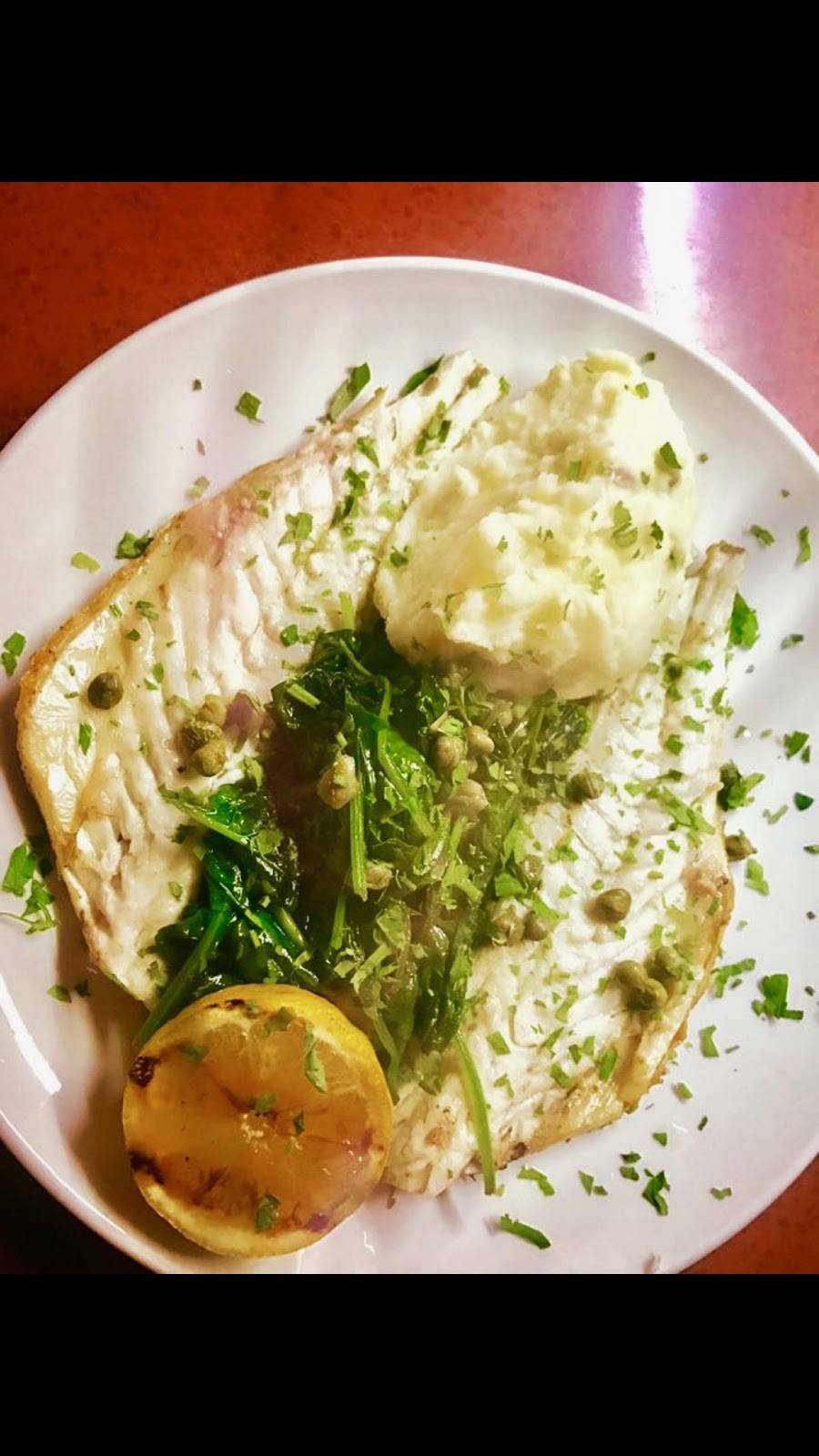 Golden globe diner | restaurant | 365 Main St, Huntington, NY 11743, USA | 6314211508 OR +1 631-421-1508