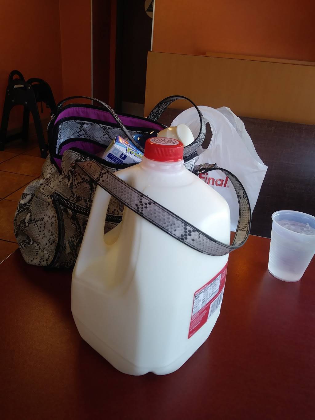 Jack in the Box | restaurant | 100 N Golden State Blvd, Turlock, CA 95380, USA | 2096696585 OR +1 209-669-6585