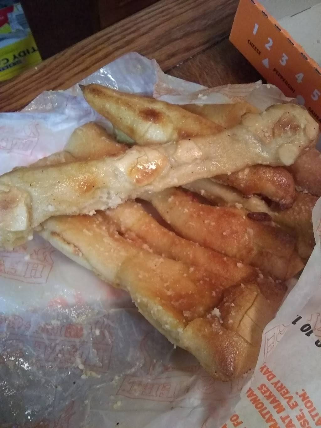 Little Caesars Pizza | meal takeaway | 2010 S Main St, Farmville, VA 23901, USA | 4343942233 OR +1 434-394-2233