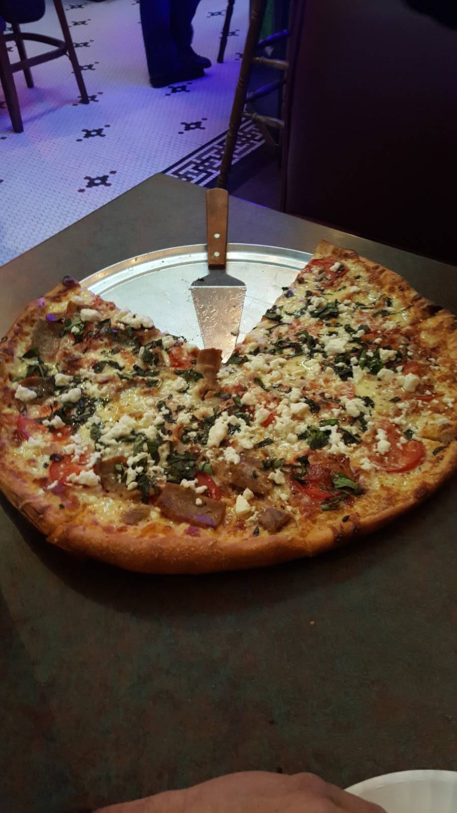 Jiggy Rays Downtown Pizzeria | restaurant | 610 E Elk Ave, Elizabethton, TN 37643, USA | 4235181500 OR +1 423-518-1500