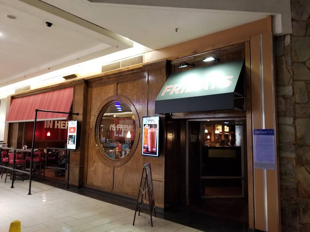 TGI Fridays | restaurant | 3320 Silas Creek Pkwy Suite 3, Winston-Salem, NC 27103, USA | 3367655595 OR +1 336-765-5595