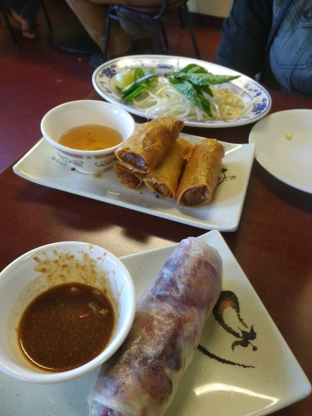 Pho 76 | restaurant | 1811 W Rosecrans St, Wausau, WI 54401, USA | 7158425301 OR +1 715-842-5301