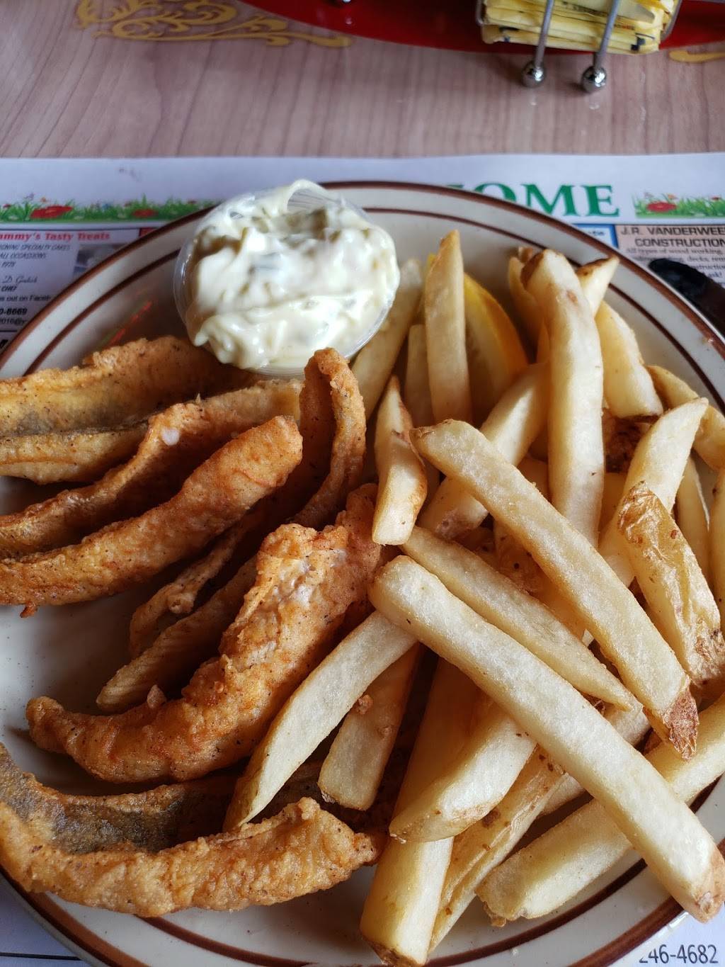 Old Hamlin Restaurant | restaurant | 122 W Ludington Ave, Ludington, MI 49431, USA | 2318434251 OR +1 231-843-4251