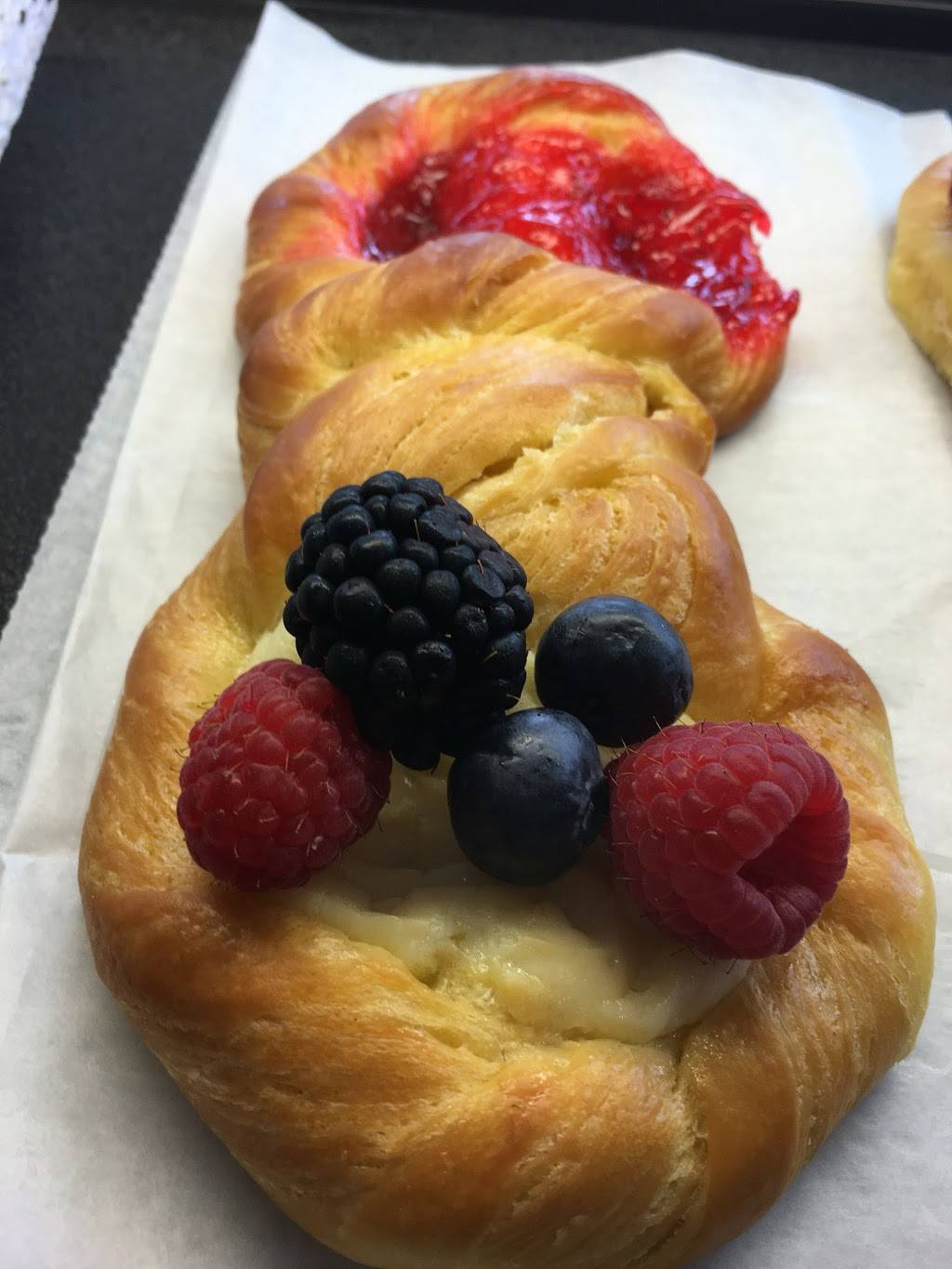 Bitoy Bistro | restaurant | 5946 W Chicago Ave, Chicago, IL 60651, USA | 8774248697 OR +1 877-424-8697