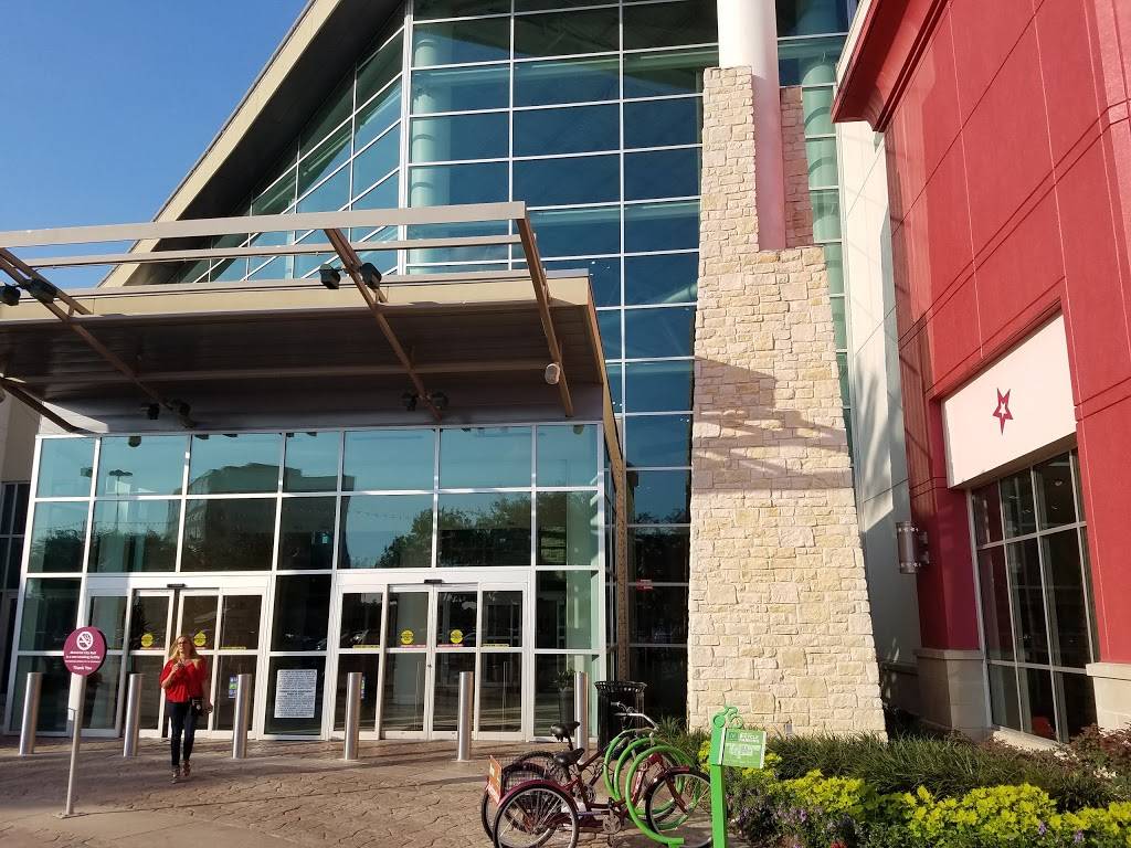 California Pizza Kitchen | restaurant | 303 Memorial City Mall #610, Houston, TX 77024, USA | 7133659473 OR +1 713-365-9473