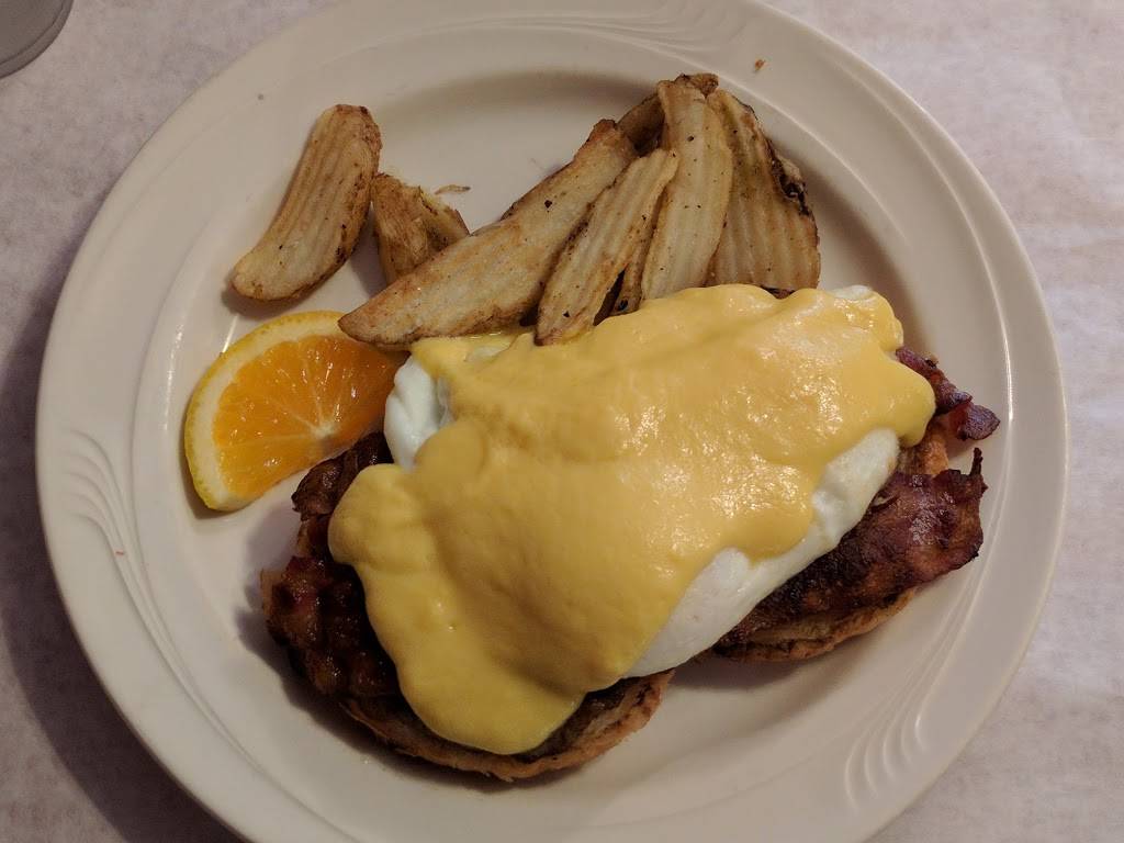 Cheesers Palace Cafe | cafe | 707 W Montrose St, Clermont, FL 34711, USA | 3524049431 OR +1 352-404-9431