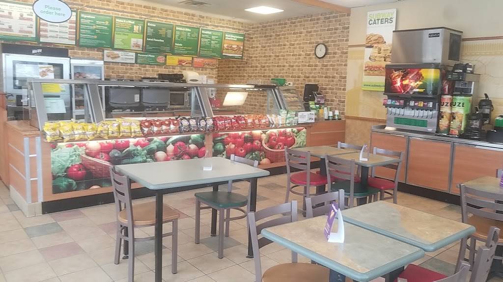 Subway | restaurant | 1111 IA-175, Ellsworth, IA 50075, USA | 5158364123 OR +1 515-836-4123