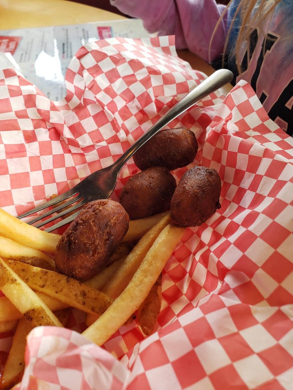 Snuffys Malt Shop | restaurant | 1200 W 98th St, Bloomington, MN 55431, USA | 9528881018 OR +1 952-888-1018