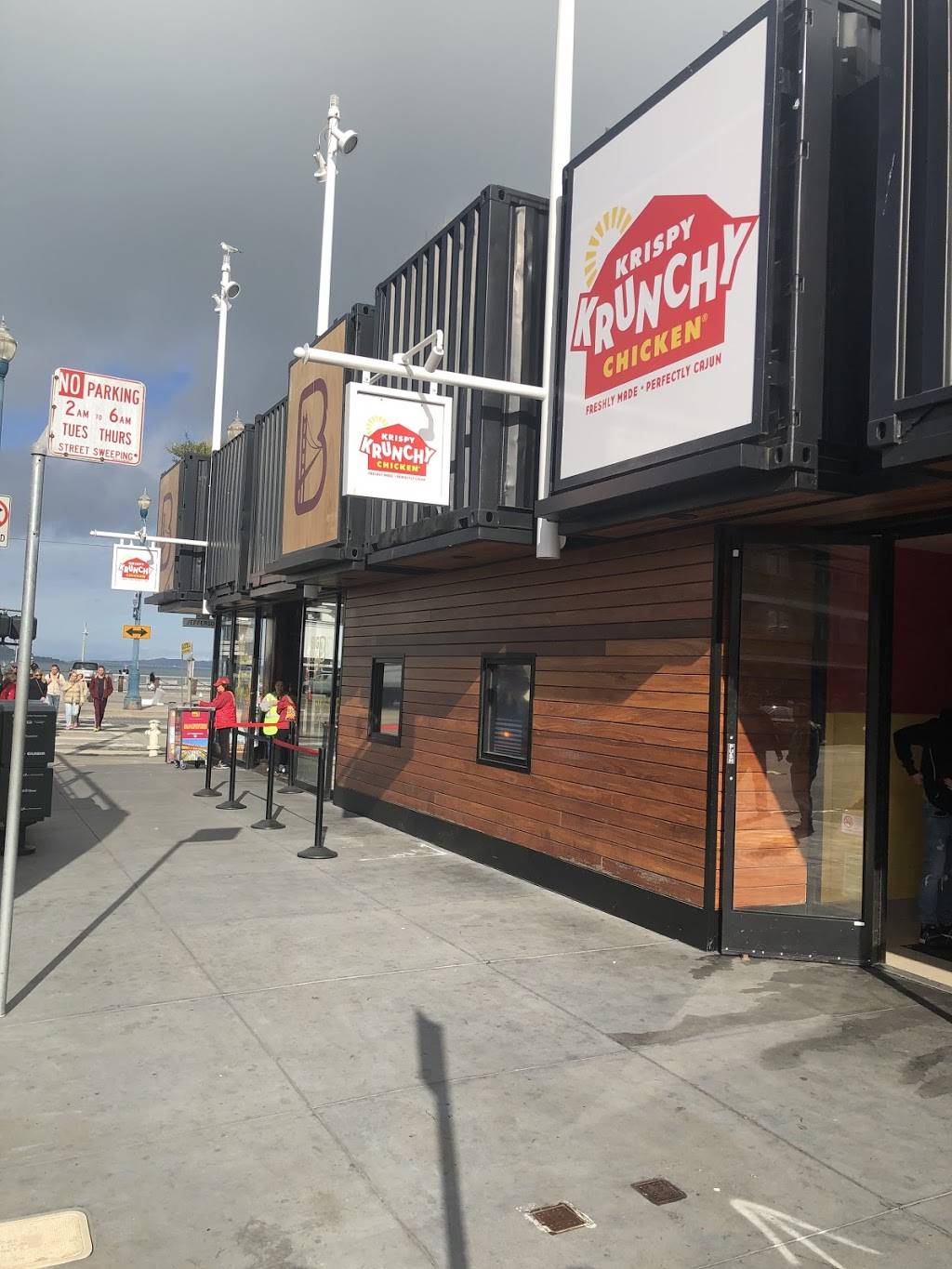 Krispy Krunchy Chicken | restaurant | 2660 Mason St, San Francisco, CA 94133, USA | 4158008637 OR +1 415-800-8637