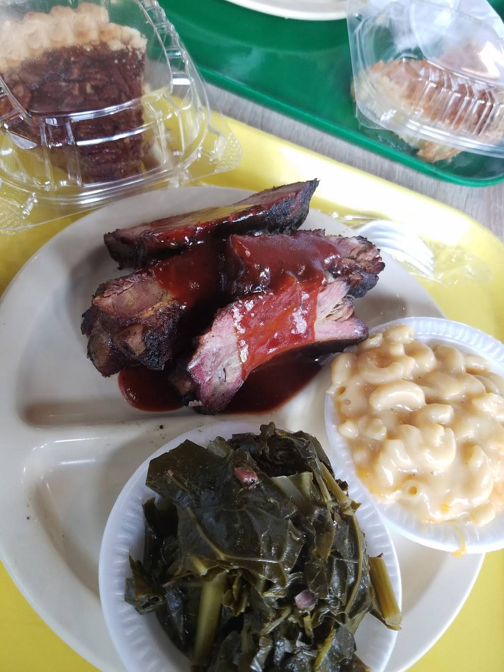 Two Podners Bar-B-Que & Seafood | restaurant | 1441 Robert B Cullum Blvd, Dallas, TX 75210, USA | 2144215387 OR +1 214-421-5387