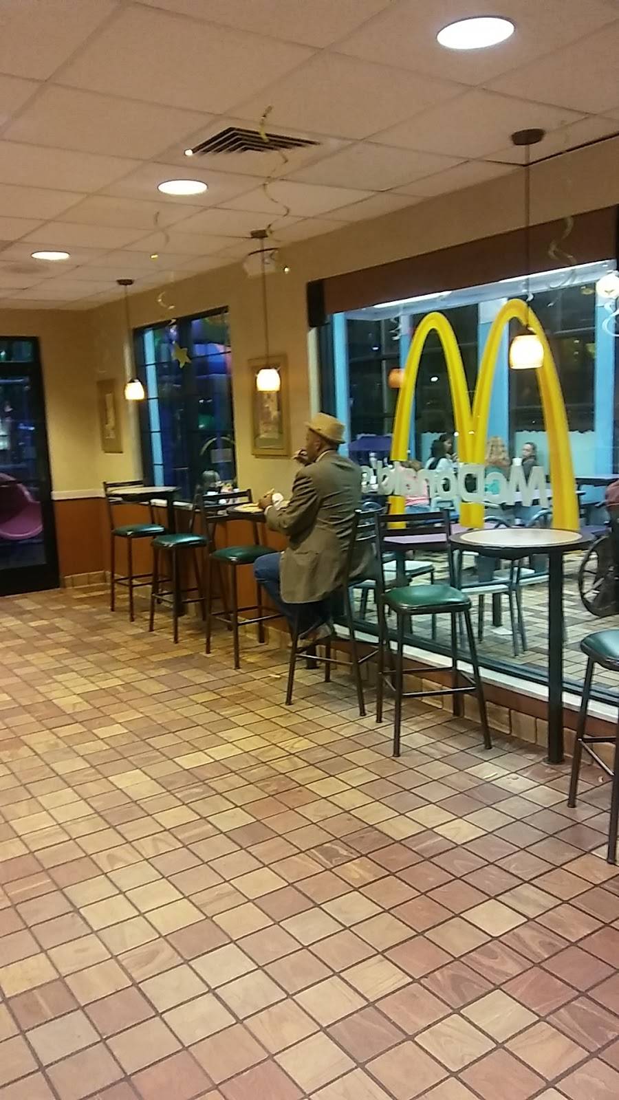 McDonalds | cafe | 3175 N Rancho Dr, Las Vegas, NV 89130, USA | 7026459041 OR +1 702-645-9041