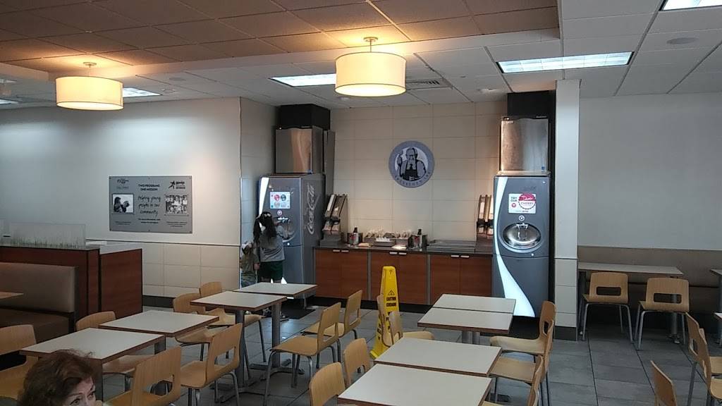 Wendys | restaurant | 10680 NW 41st St, Miami, FL 33178, USA | 3054369535 OR +1 305-436-9535