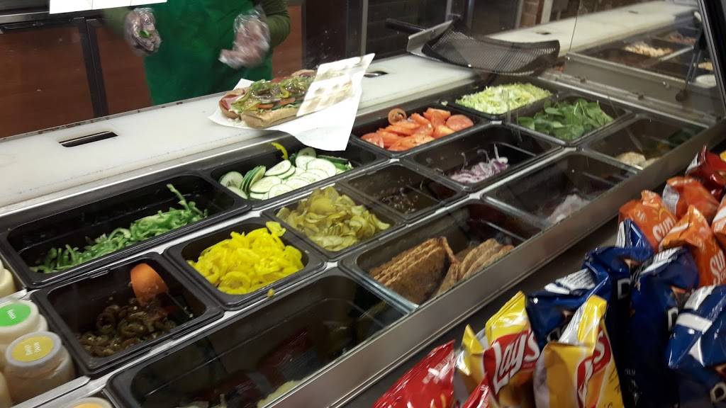 Subway | restaurant | 120-156 Hoosick Street, Troy, NY 12180, USA | 5183269259 OR +1 518-326-9259