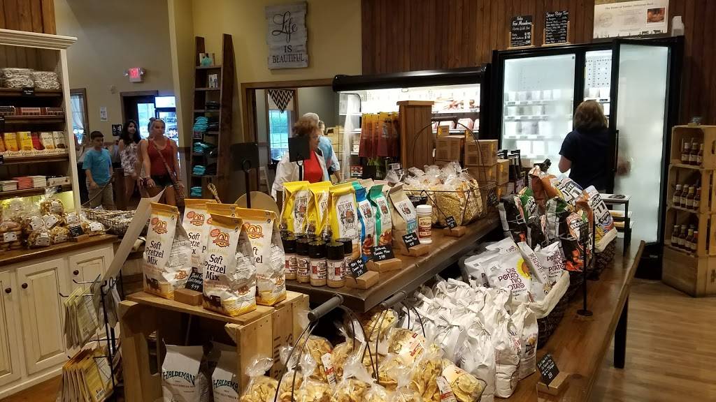 Fox Meadows Creamery | restaurant | 2475 W Main St, Ephrata, PA 17522, USA | 7177216455 OR +1 717-721-6455