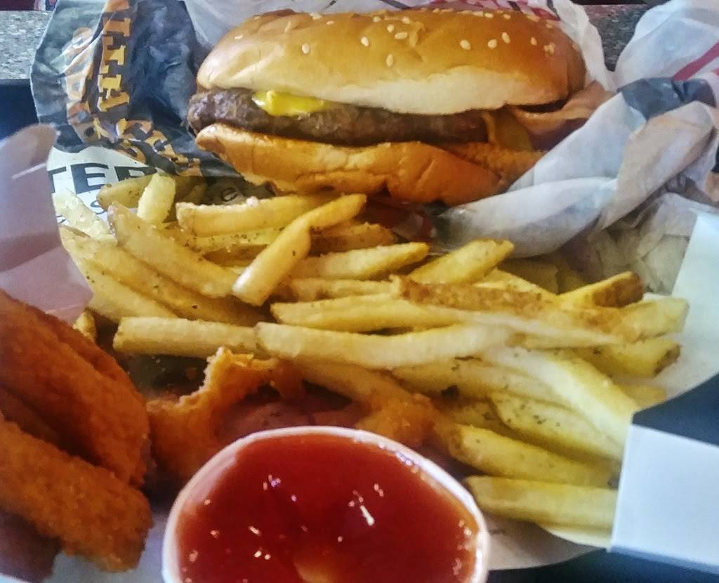 Carls Jr. | restaurant | 2727 Santa Monica Blvd, Santa Monica, CA 90404, USA | 3108280124 OR +1 310-828-0124