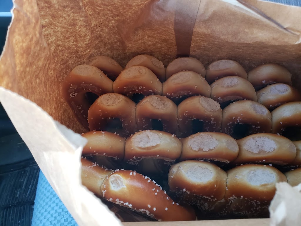 Philly Pretzel Factory | bakery | 625 MacDade Boulevard, Folsom, PA 19033, USA | 6105221281 OR +1 610-522-1281
