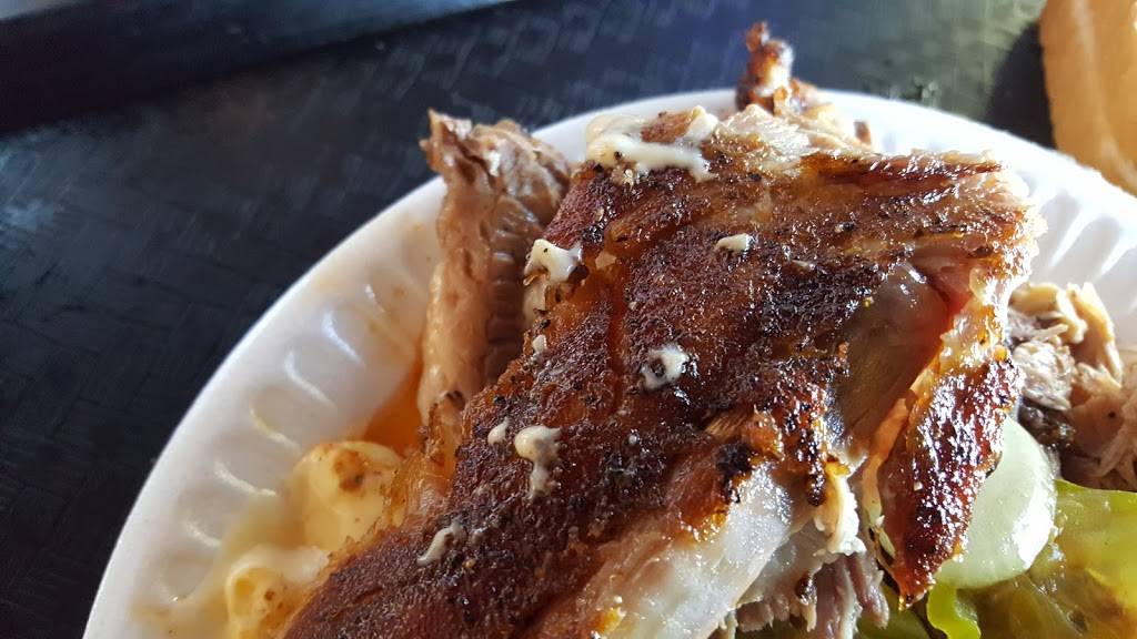 Augies Barbed Wire Smokehouse | restaurant | 3709 N St Marys St, San Antonio, TX 78212, USA | 2107350088 OR +1 210-735-0088