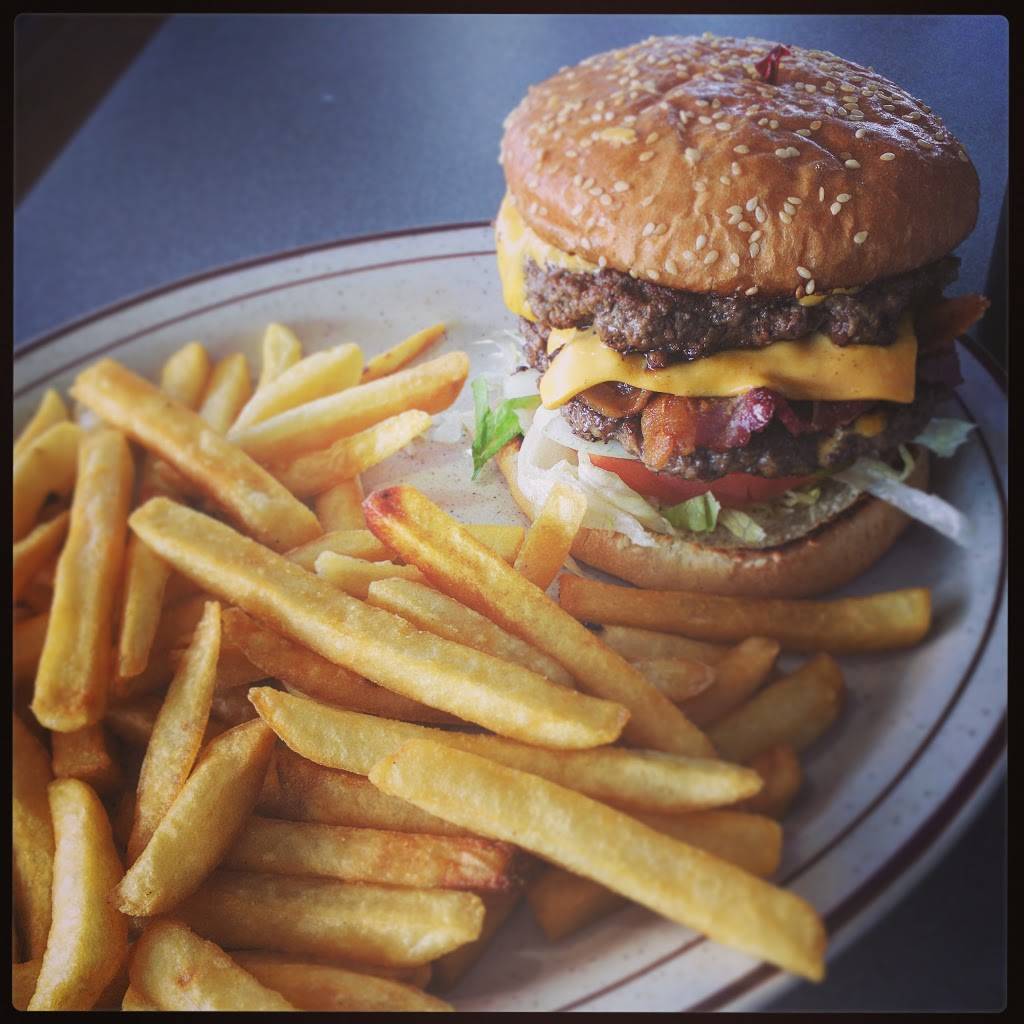 Luigis Family Restaurant | restaurant | 951 S Opdyke Rd, Auburn Hills, MI 48326, USA | 2487580100 OR +1 248-758-0100