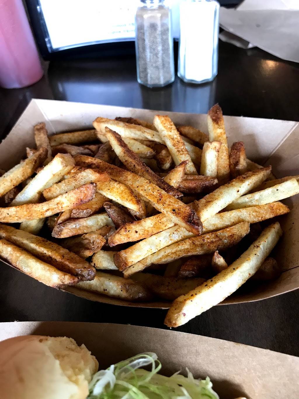 Bovine Burgers | restaurant | 76b W Railroad Ave, Jamesburg, NJ 08831, USA | 7326561666 OR +1 732-656-1666