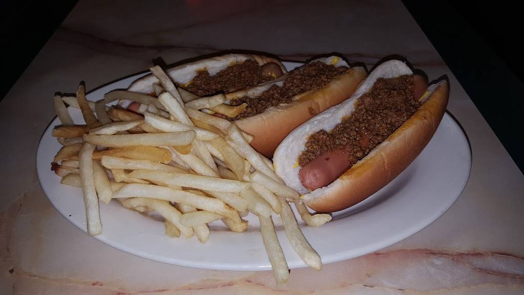 Central Hot Dog | restaurant | 626 Front St, Toledo, OH 43605, USA | 4196983719 OR +1 419-698-3719