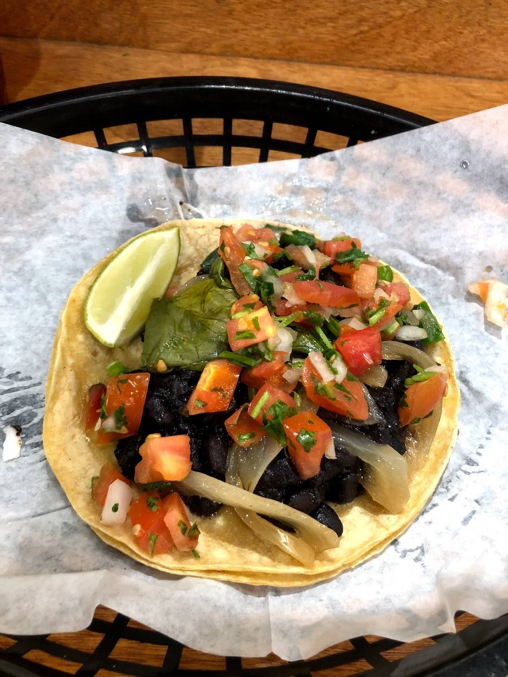 Flacos Tacos | restaurant | 46 E Chicago Ave, Chicago, IL 60611, USA | 3122668226 OR +1 312-266-8226