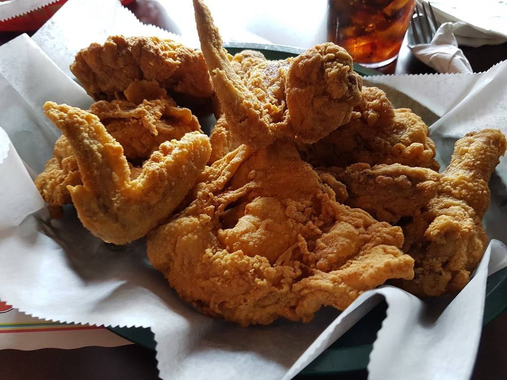 Frankie Vs Bar & Grill | restaurant | 1923 Calumet Ave, Whiting, IN 46394, USA | 2196555454 OR +1 219-655-5454