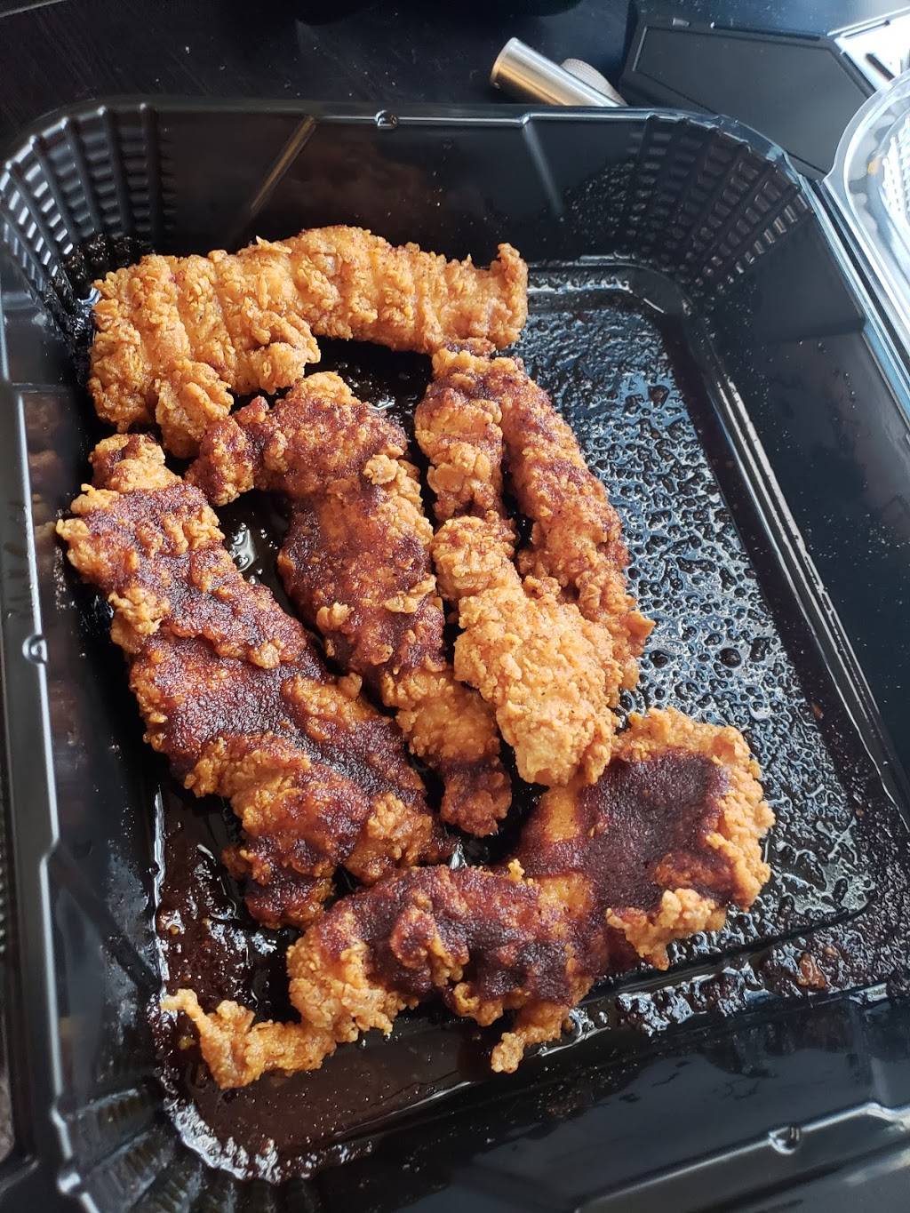 KFC | restaurant | 1709 E Wabash St, Frankfort, IN 46041, USA | 7656546888 OR +1 765-654-6888