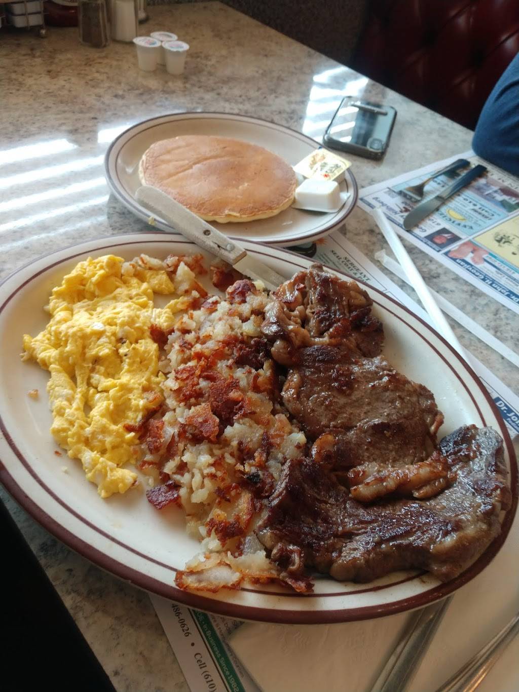 Gateway Diner | restaurant | 2215 MacDade Boulevard, Holmes, PA 19043, USA | 6105322825 OR +1 610-532-2825