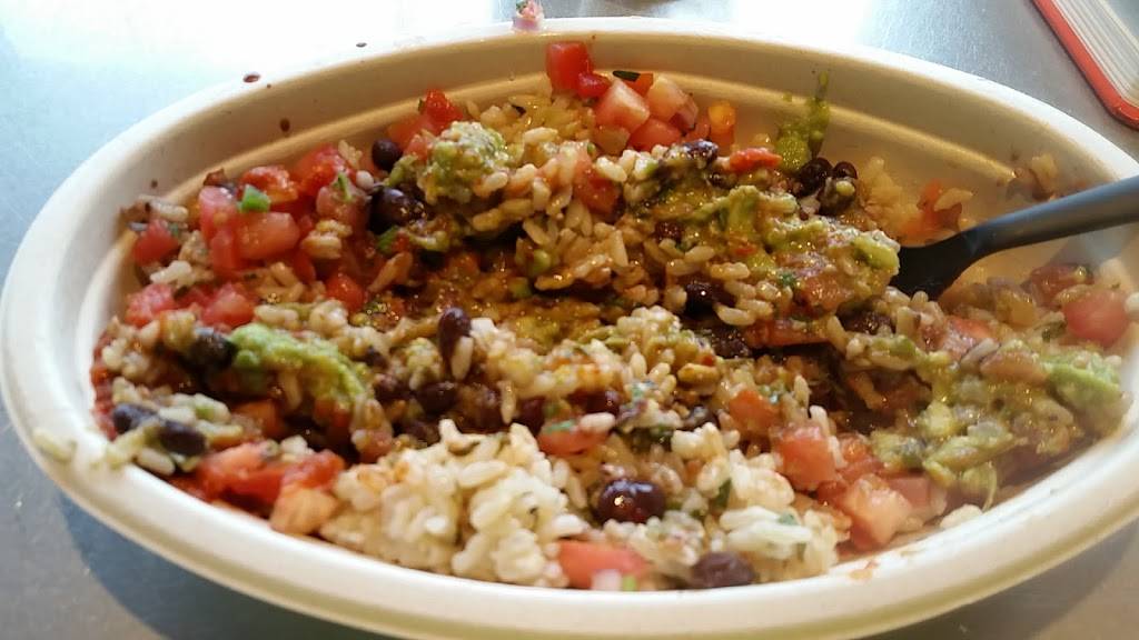 Chipotle Mexican Grill | restaurant | 350 S Perry Rd, Plainfield, IN 46168, USA | 3178394352 OR +1 317-839-4352