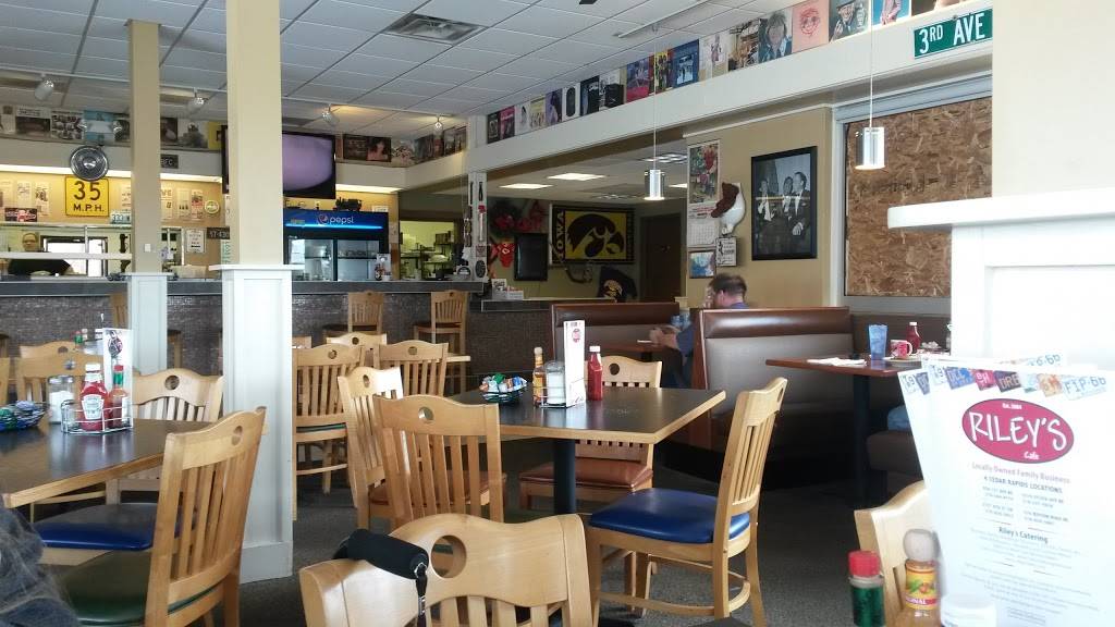 Rileys Cafe 2727 | restaurant | 2727 6th St SW, Cedar Rapids, IA 52404, USA | 3198263923 OR +1 319-826-3923