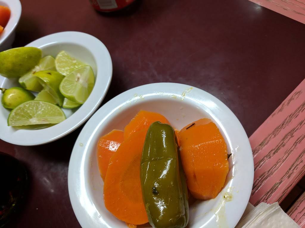 Tacos y Tortas El Patito Revolucion | restaurant | Av Revolución 520, Pro-hogar, 21410 Tecate, B.C., Mexico | 016656540721 OR +52 665 654 0721