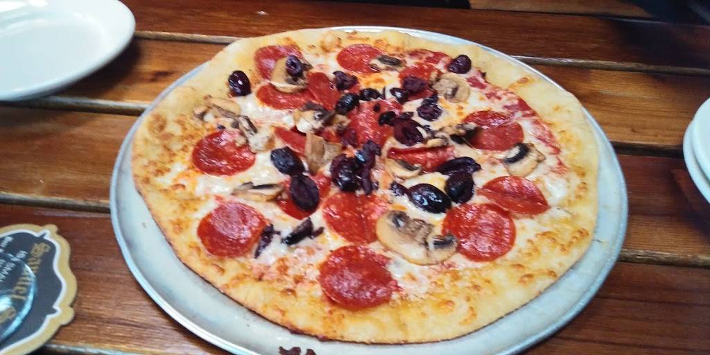 Flying Saucer Draught Emporium | restaurant | 14999 Montfort Dr, Dallas, TX 75254, USA | 9729917093 OR +1 972-991-7093