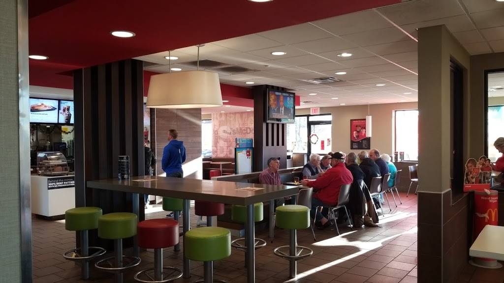 McDonalds | cafe | 5015 Shelbyville Rd, St Matthews, KY 40207, USA | 5028965660 OR +1 502-896-5660
