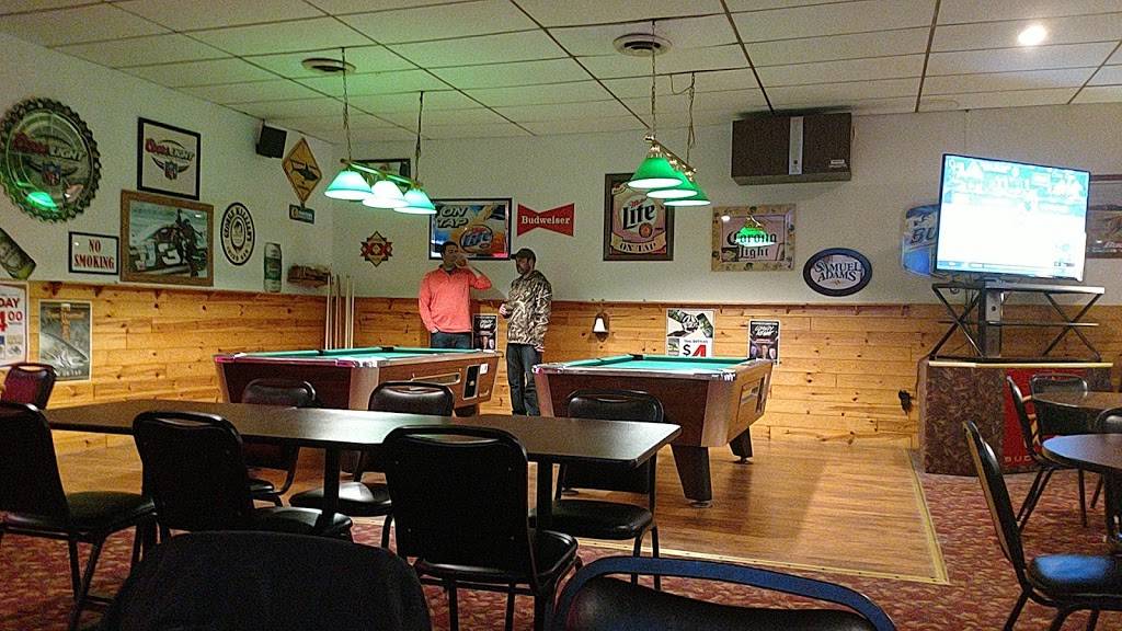 Center Stage | restaurant | 1785 W State Rd, Lansing, MI 48906, USA | 5174822280 OR +1 517-482-2280