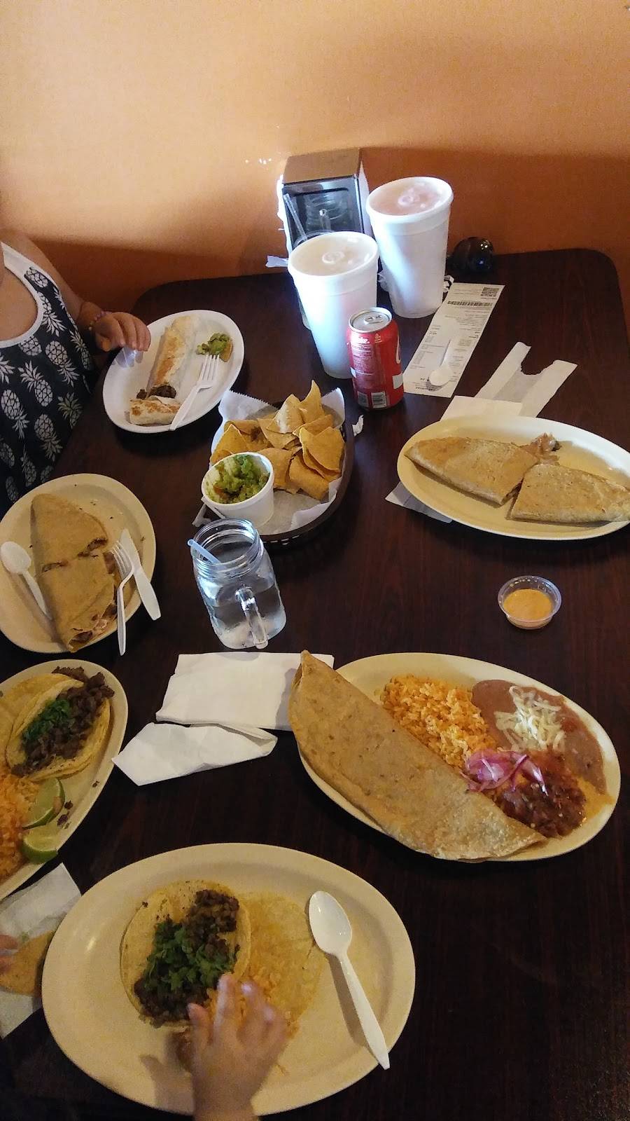 Las Quecas | restaurant | 2130 W North Ave, Melrose Park, IL 60160, USA | 7083974615 OR +1 708-397-4615