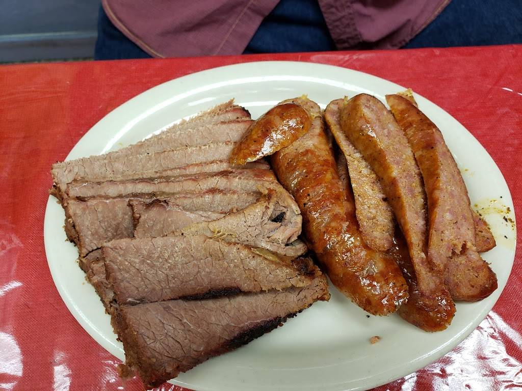 Leons World Finest Bar-B-Que | restaurant | 5427 Broadway Avenue J, Galveston, TX 77551, USA | 4097440070 OR +1 409-744-0070