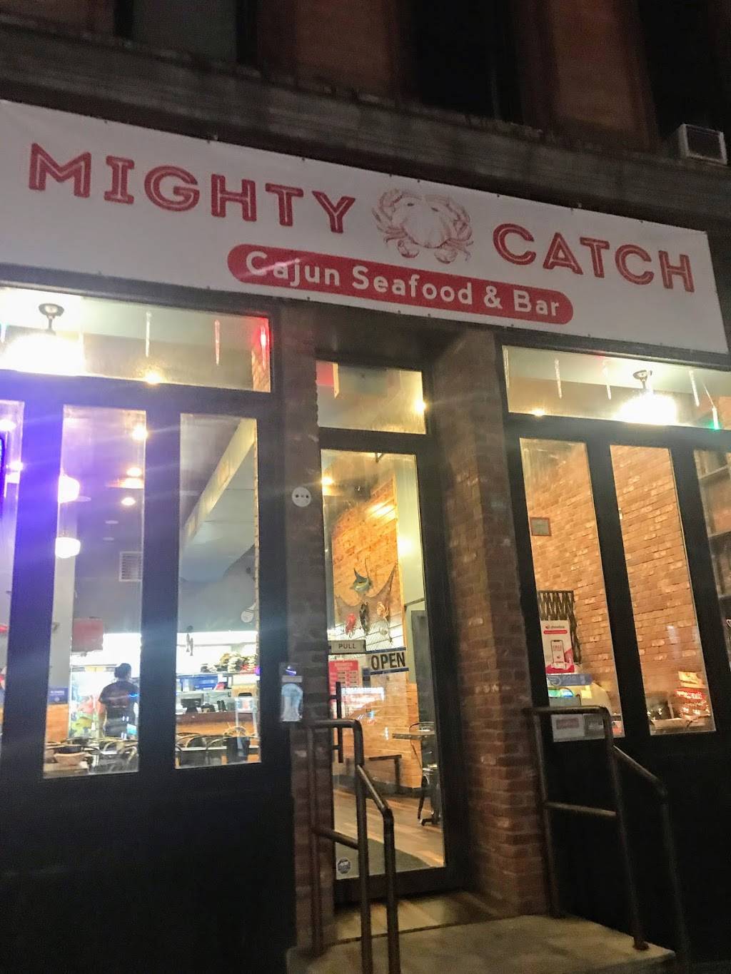 Mighty Catch - Were Open! | restaurant | 940 Columbus Ave, New York, NY 10025, USA | 9173883668 OR +1 917-388-3668