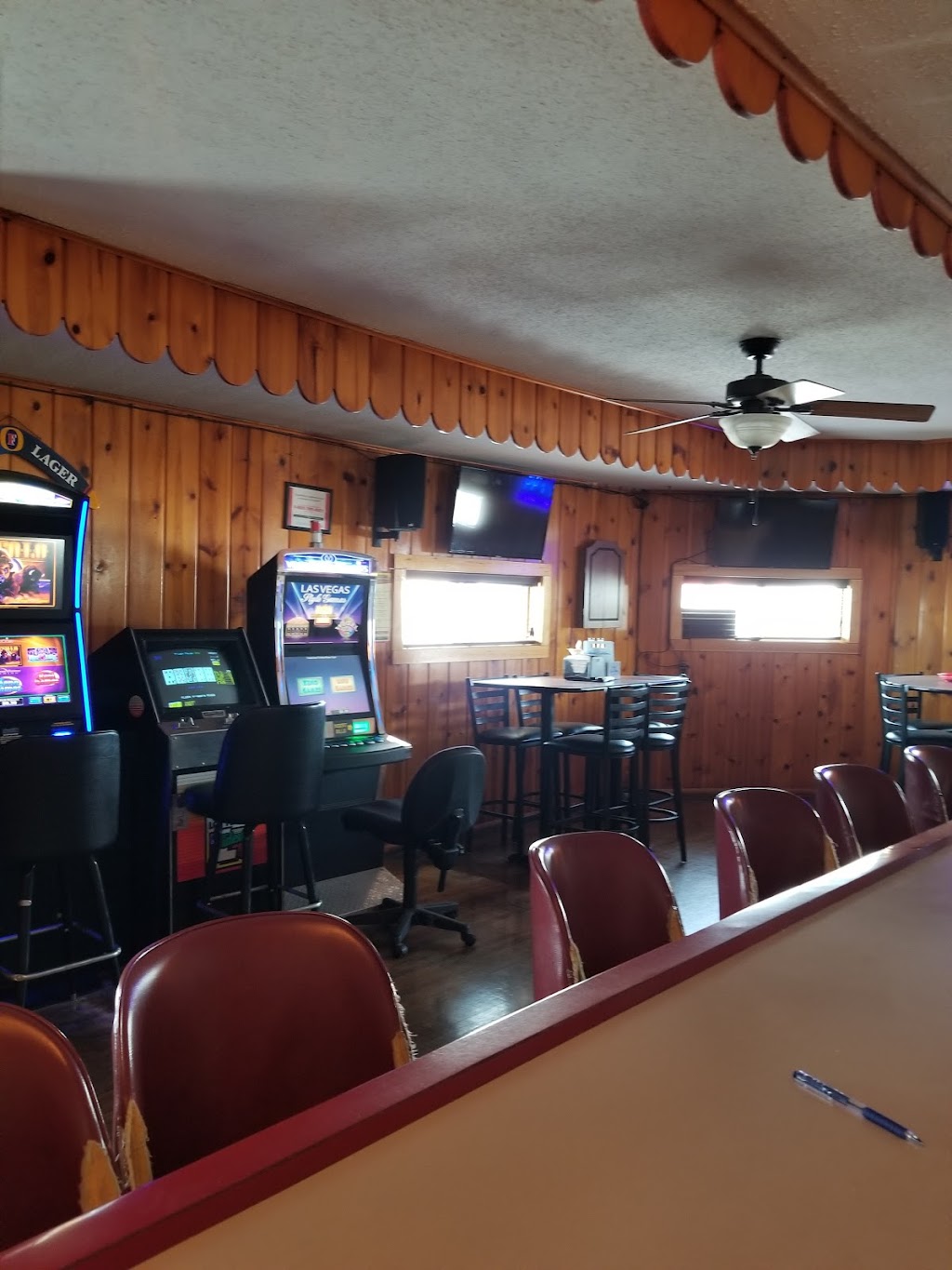 MC 83 Bar | restaurant | 198 Main St, Mound City, SD 57646, USA | 6059553360 OR +1 605-955-3360