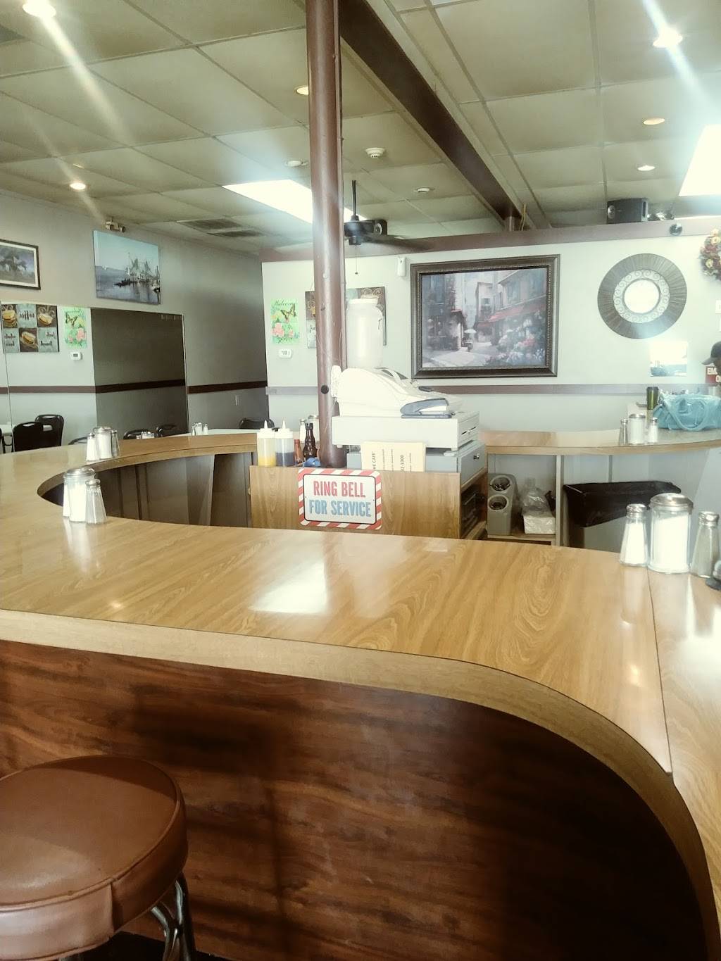 Riche Cafe | restaurant | 8117 E St Bernard Hwy, St Bernard, LA 70085, USA | 5046823300 OR +1 504-682-3300